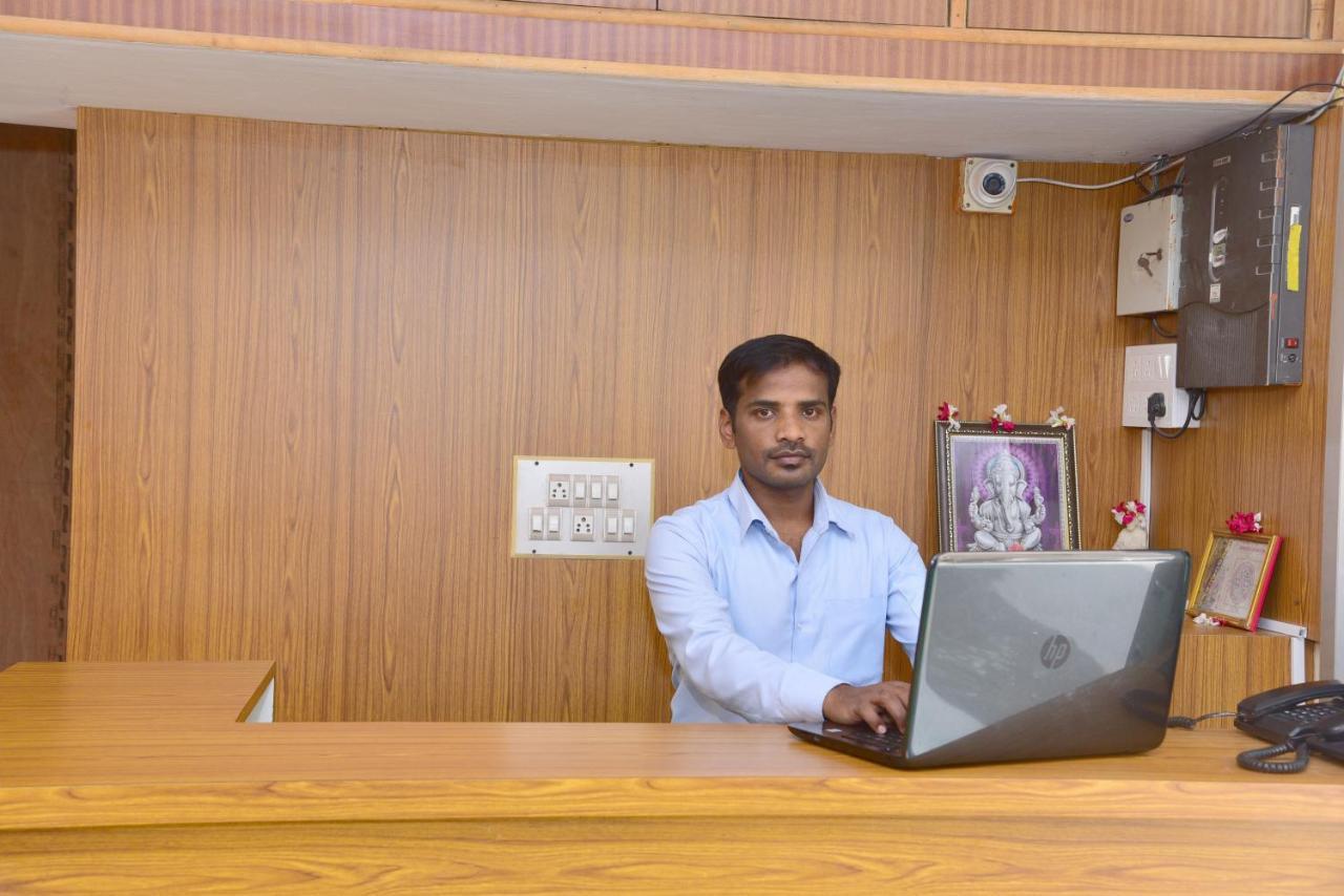 Shreyas Residency Hotel ไมซอร์ ภายนอก รูปภาพ